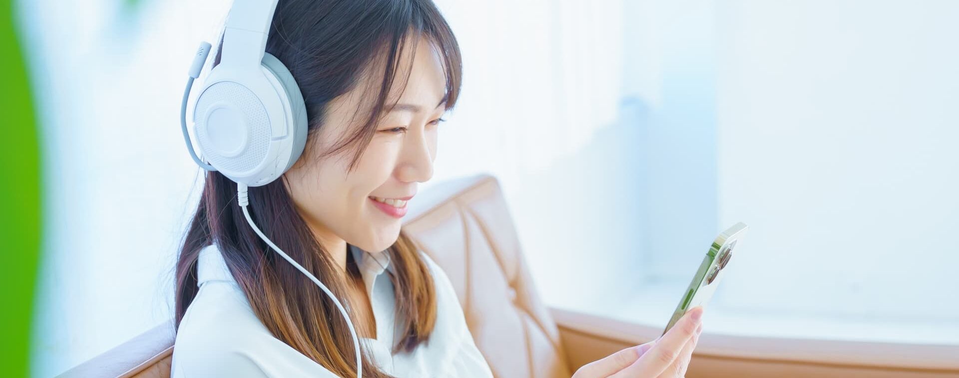 ahamoのスマホ料金プランを事前に整理し、料金体系や条件、他のスマホ料金プランとの違いを分かりやすく確認できるイメージ