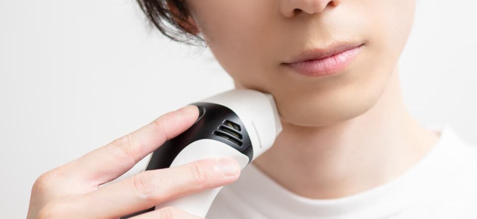 メンズクリアで提供されるメンズ脱毛の料金比較や施術手順を整理した情報ページのイメージ