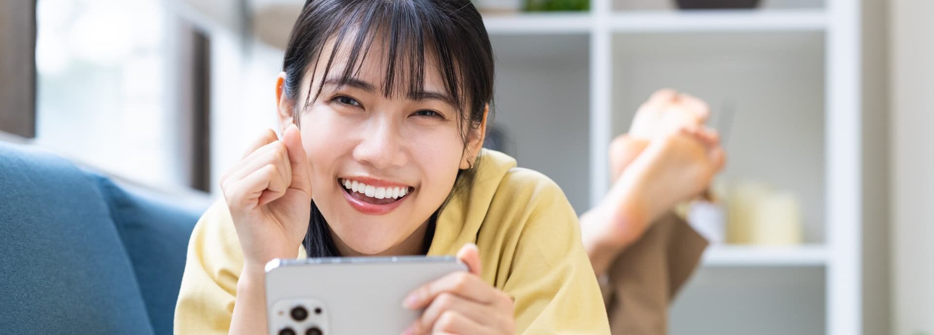ブックライブの無料漫画がスマホで読める画面イメージと試し読み・期間限定無料の仕組みを示したビジュアル